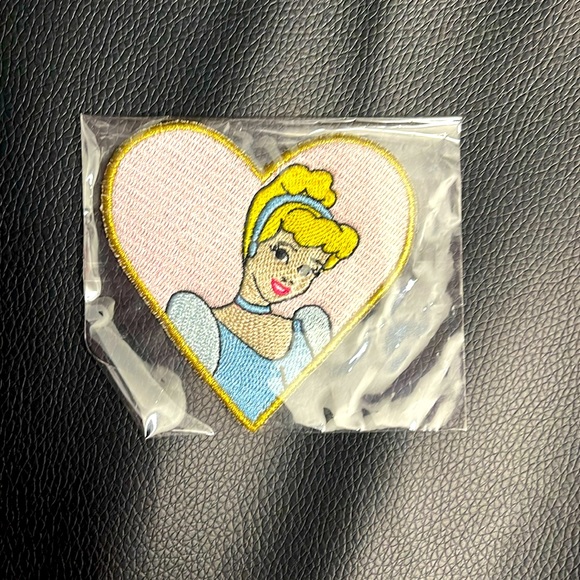 Cinderella Stoney Clover Patch - Picture 1 of 1